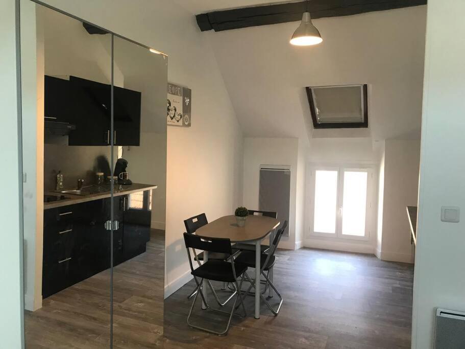 Studio Du Chateau Apartment ฌอม-ซัวร์-มาร์น ภายนอก รูปภาพ
