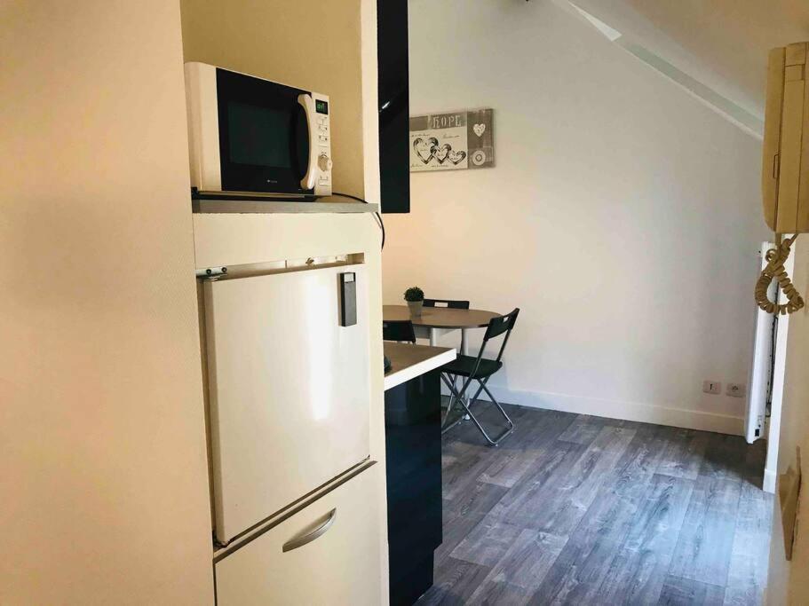 Studio Du Chateau Apartment ฌอม-ซัวร์-มาร์น ภายนอก รูปภาพ